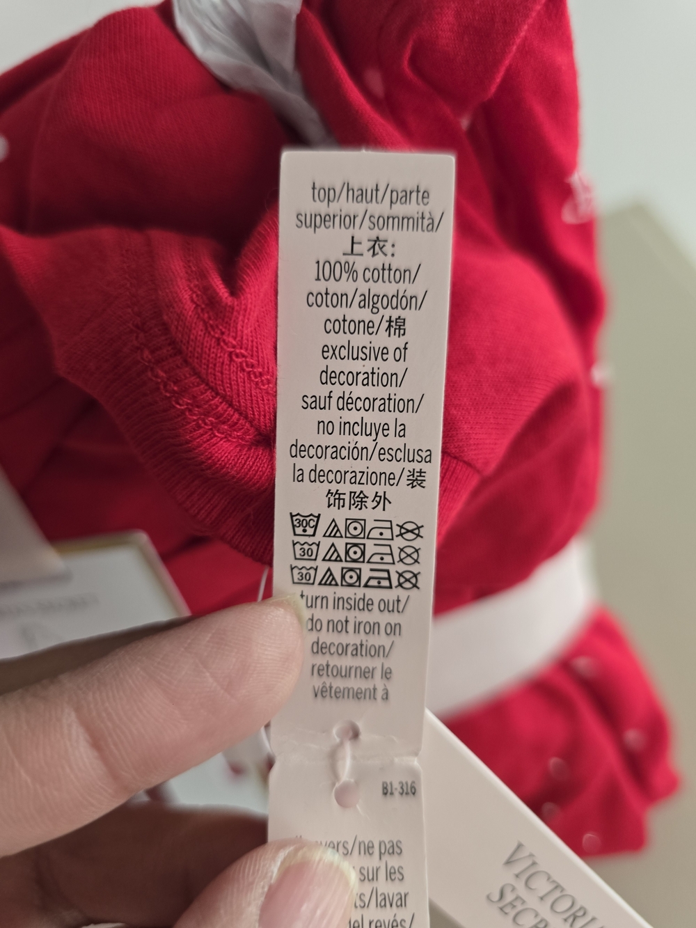 Victoria's Secret Flannel Long-Sleeve Tee-Jama Set - Picture 5 of 6